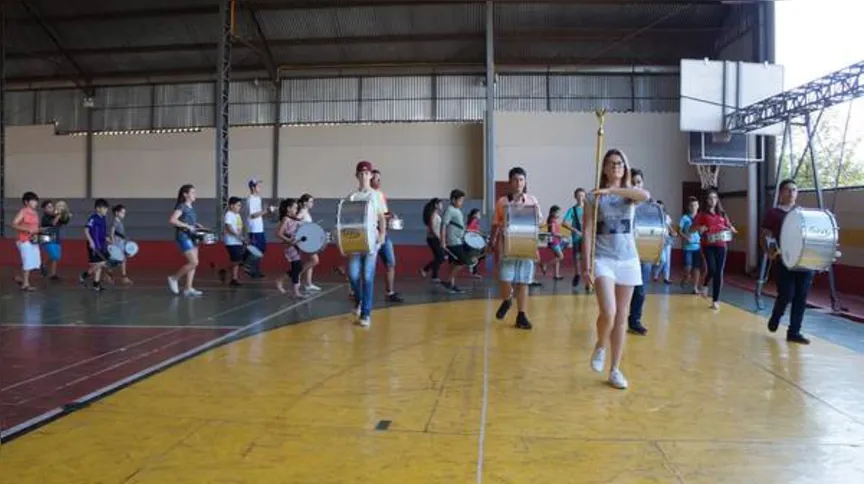 Imagem ilustrativa da imagem Fanfarras criam nova tradição musical em Ivaiporã