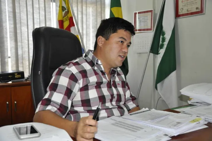 Imagem ilustrativa da imagem Prefeito reeleito de São João do Ivaí prevê mais dificuldades em 2017