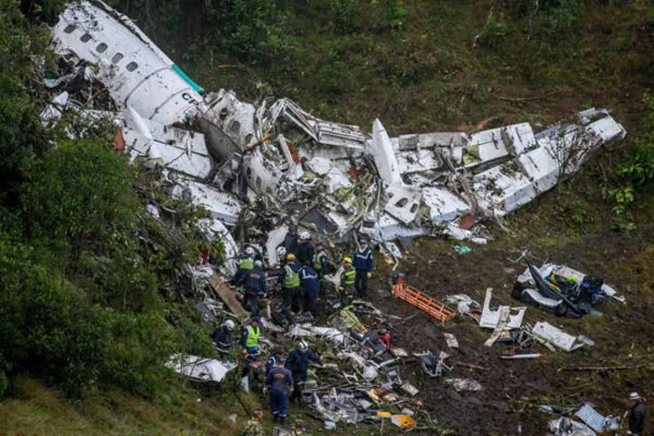Imagem ilustrativa da imagem Queda de avião da Chapecoense mata 71 pessoas na Colômbia