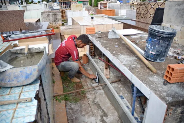 Imagem ilustrativa da imagem Aserfa regulariza situação de 160 jazigos nos cemitérios 